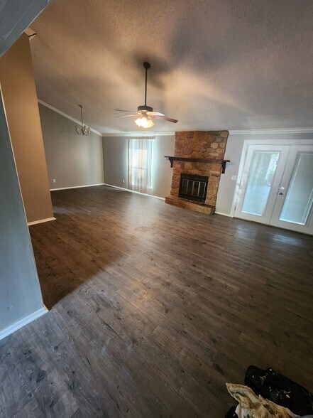Building Photo - 170 Forestview Cir