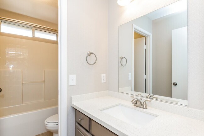 Building Photo - 92 El Castillo Ct