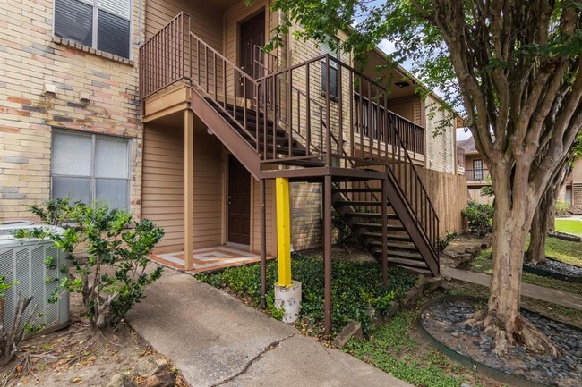 Building Photo - 10555 Turtlewood Ct
