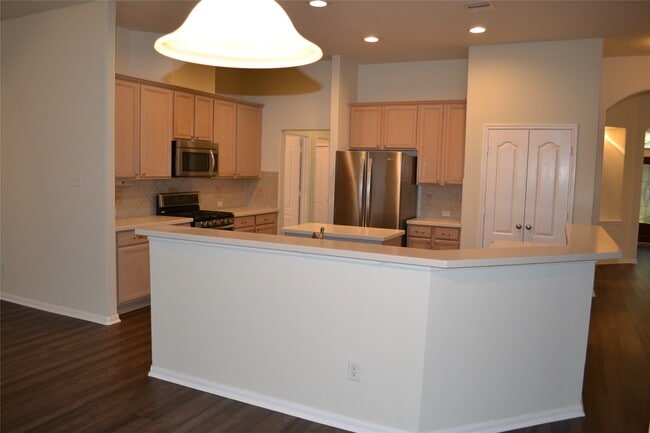 Building Photo - 1909 Highland Point Ct