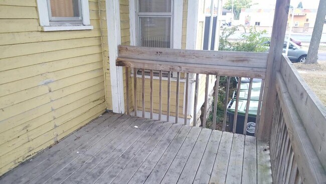 Building Photo - 1132 Vine St. La Crosse WI