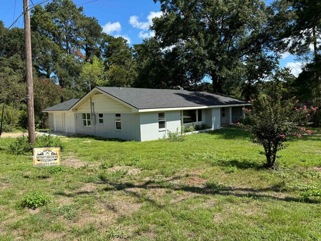 Building Photo - 520 Pine