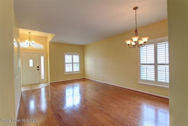 Building Photo - 1648 Kestrel Ct