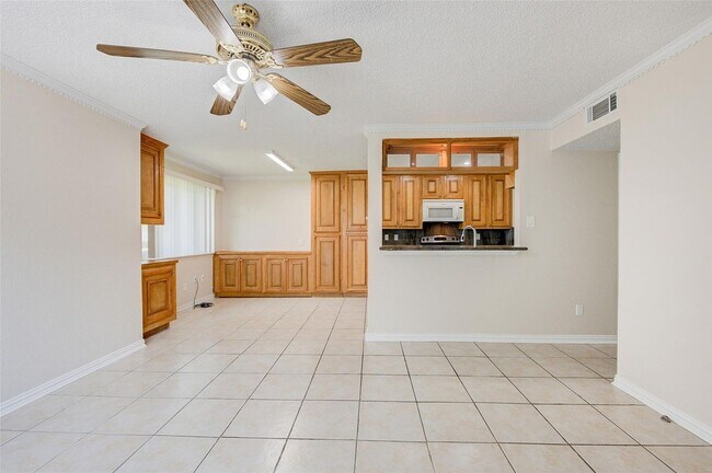 Building Photo - 12028 Mighty Oak Dr