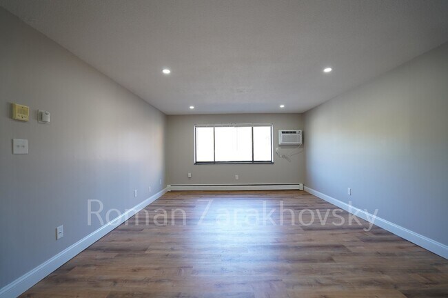 Building Photo - 394 Langley Rd