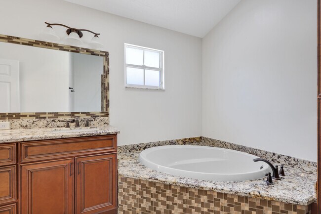 Building Photo - 7546 Ironbridge Cir