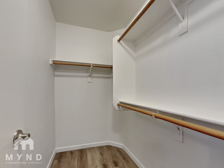 Building Photo - 4545 N 67th Ave