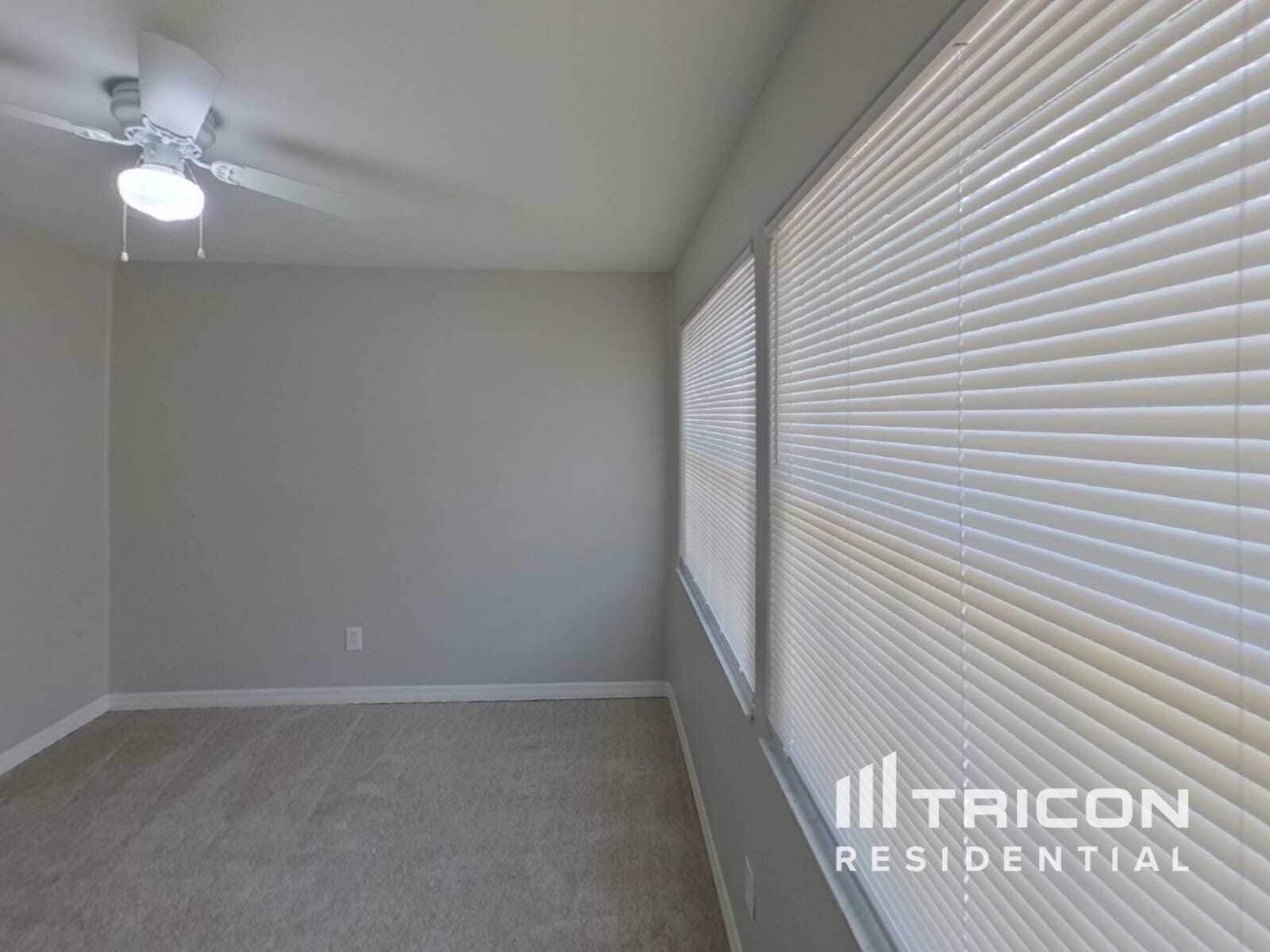 Building Photo - 528 Emberwood Dr