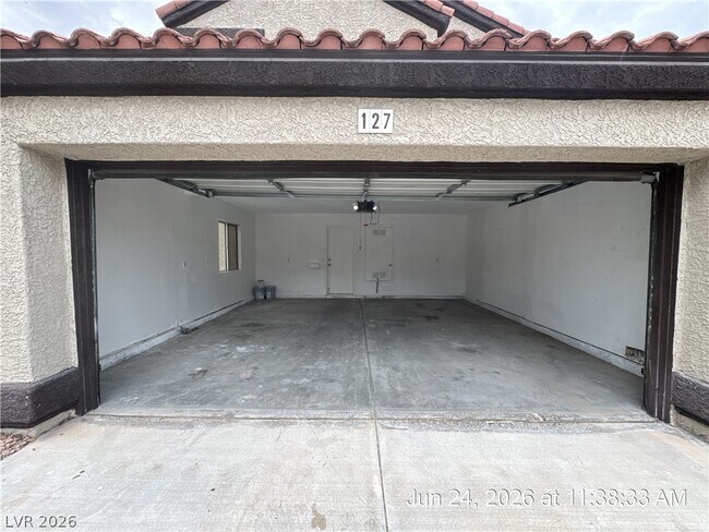 Building Photo - 127 Wynntry Dr