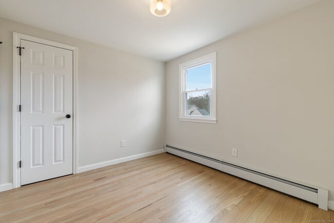 Building Photo - 410 S Stone St