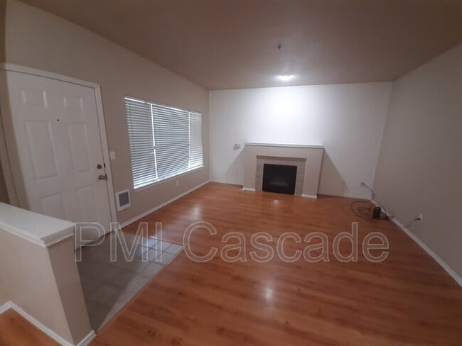 Building Photo - 2185 Hammond Ave