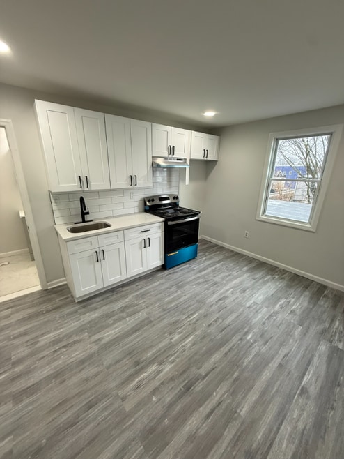 Building Photo - 731 S 10th St