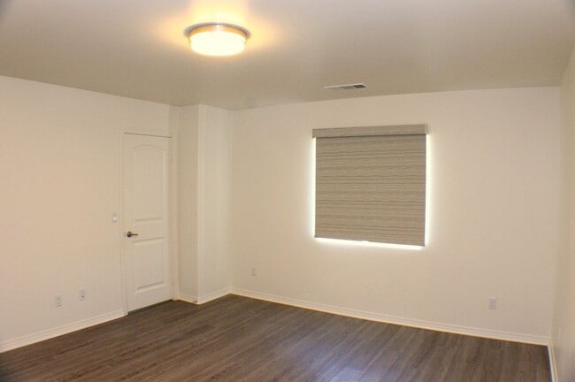 Building Photo - Stunning Redlands Home For Rent