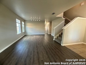 Building Photo - 570 Roadrunner Ave