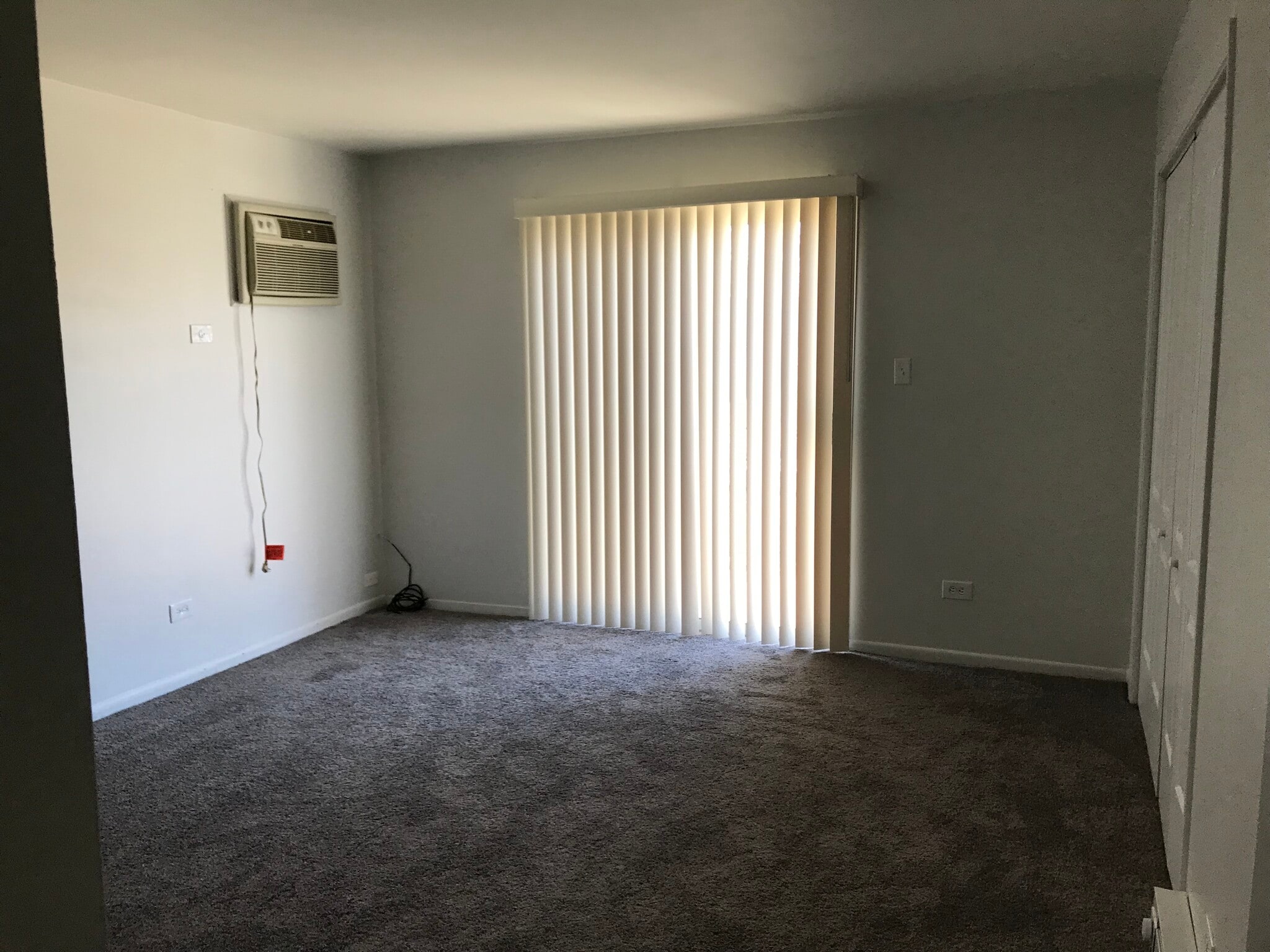 Master Bedroom - 686 Daisy Ln