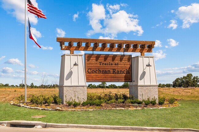 Building Photo - 345 Tejas Trl