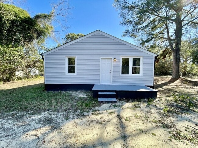 Building Photo - 714 Wilma St
