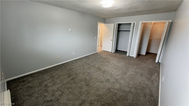 Building Photo - 229 Brunswick Dr
