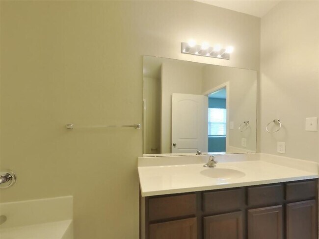 Building Photo - 10823 Spring Brook Pass Dr