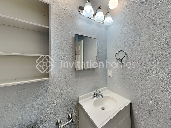 Building Photo - 5416 Rice Dr