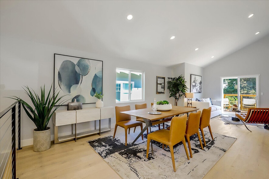 Building Photo - 914 Everett Ave