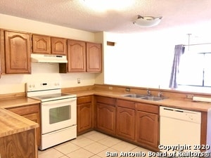 Building Photo - 2107 Crested Walk Dr