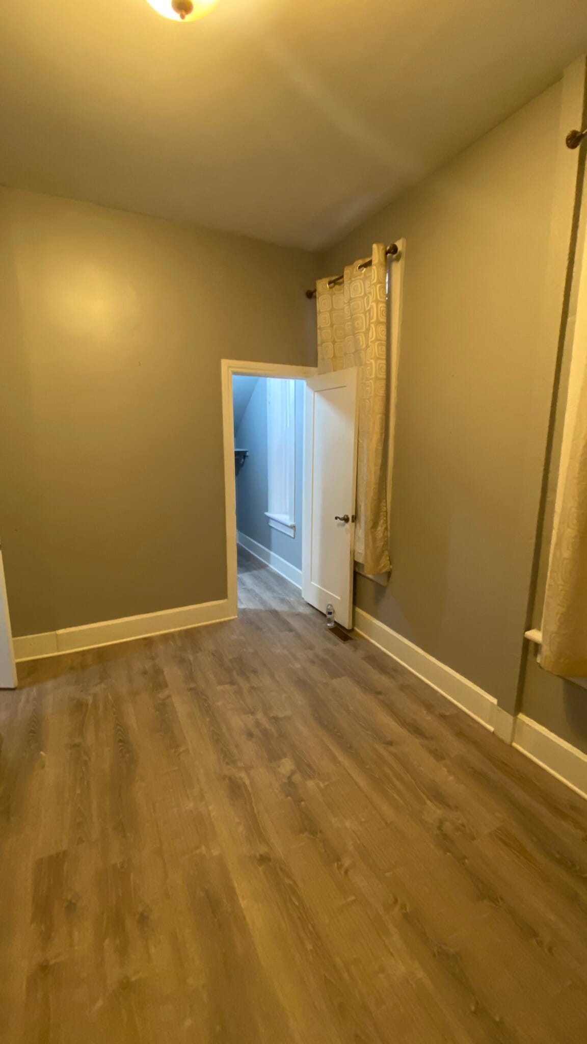 Walk In Closet (Big room) - 1621 W Cullerton St