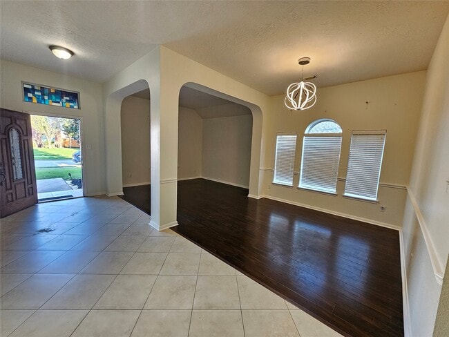 Building Photo - 201 Cedar Branch Dr