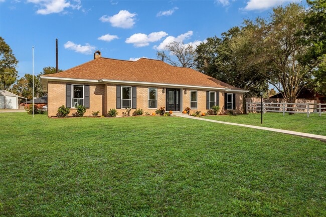 Building Photo - 3518 Shore Shadows Dr