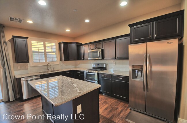 Building Photo - 4 br, 3 bath House - 930 Via Del Campo