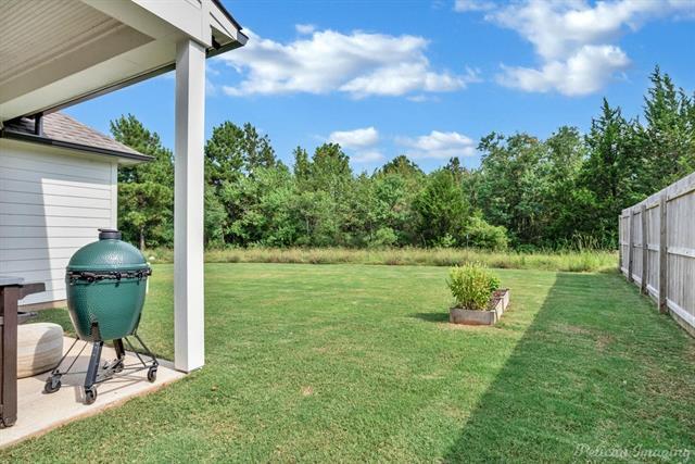 Building Photo - 2112 Old Grove Cir
