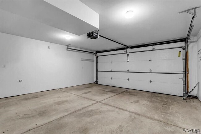 Building Photo - 11 Ojibwa Cir