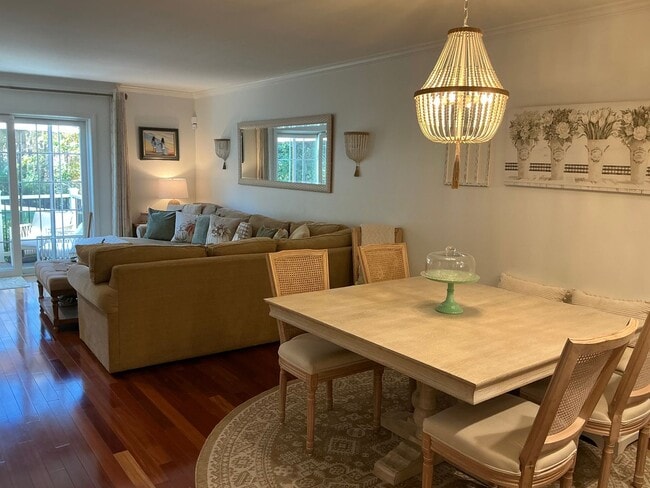Building Photo - Exceptional 2 bedroom Condo