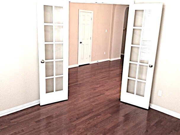 Building Photo - 6215 Crestmont Ln