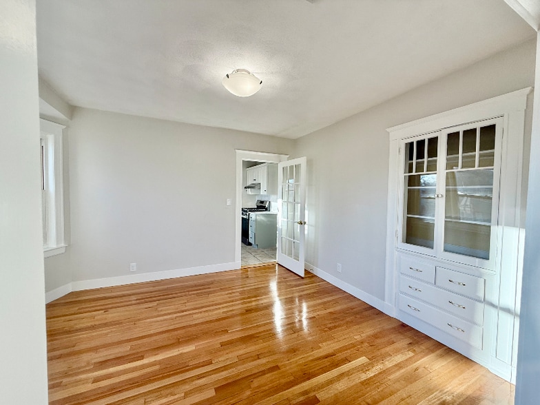 Building Photo - 35-37 Lindale Ave