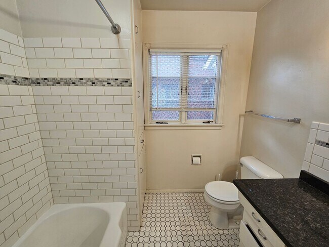 Building Photo - 303KENT