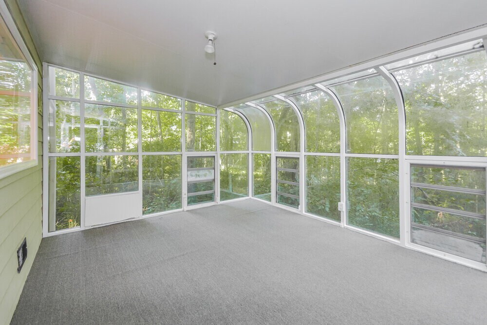Building Photo - 175 Meadowbrook Dr