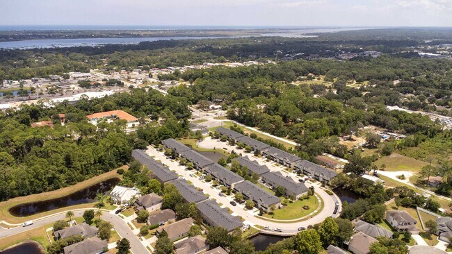 Building Photo - 211 Moultrie Village Ln