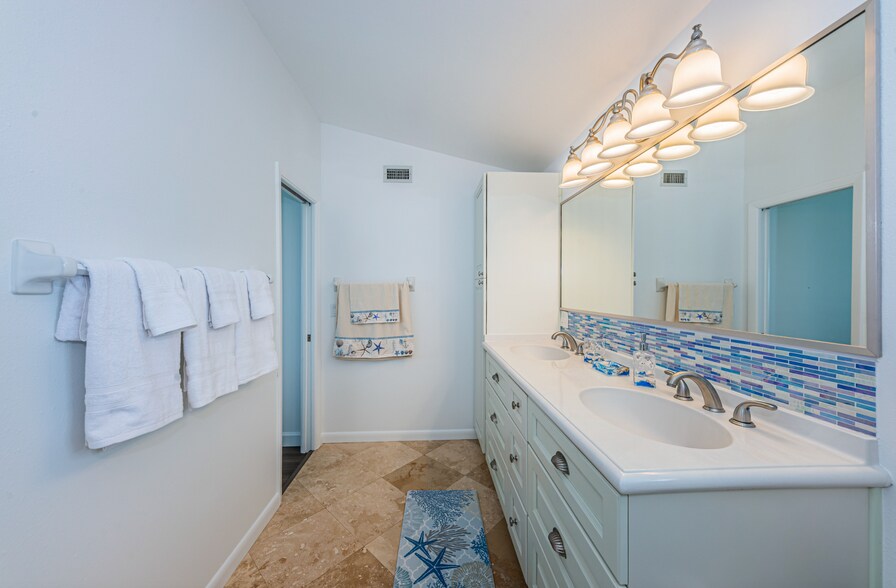 Primary Bathroom - 8432 W Gulf Blvd