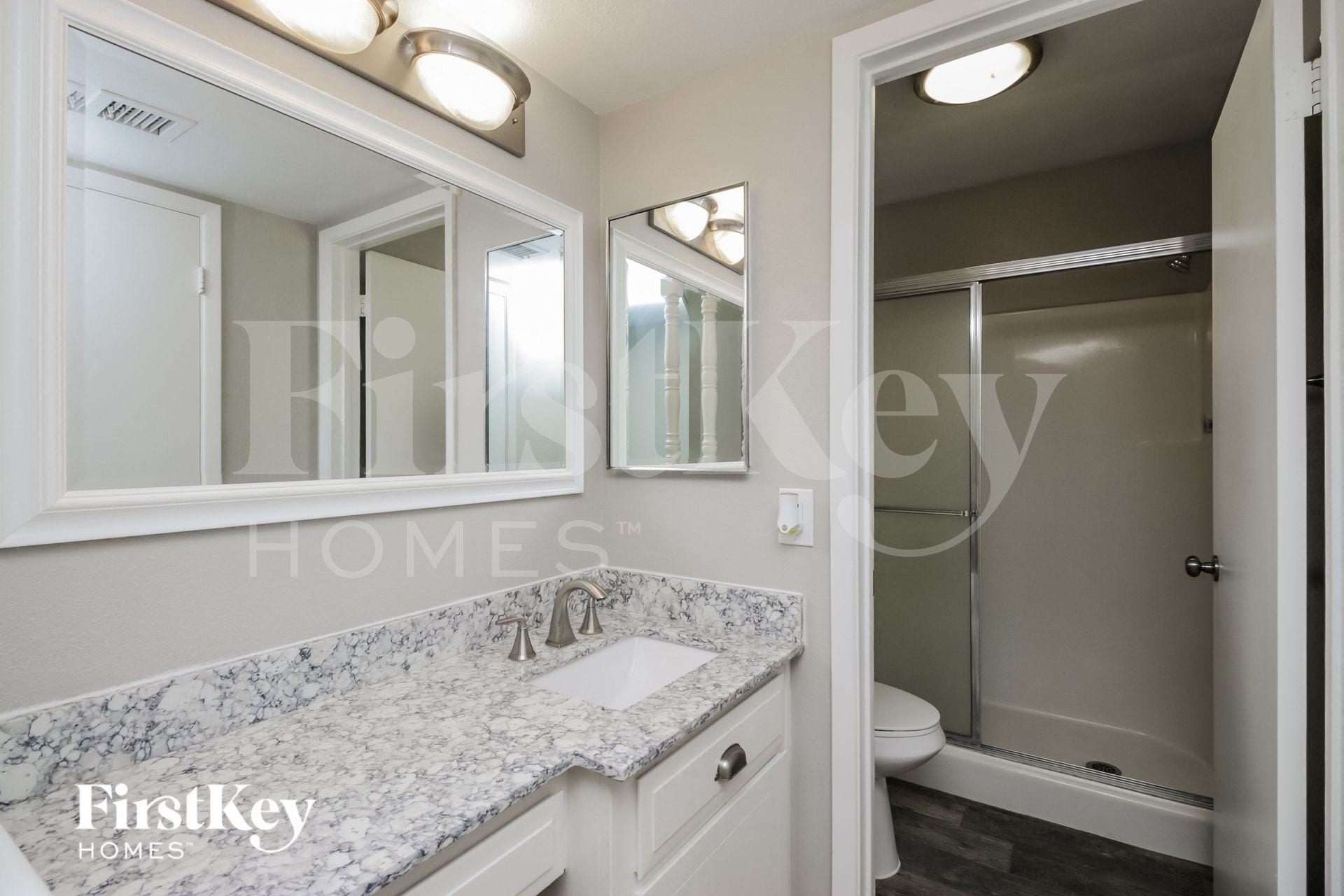 Building Photo - 2331 E Alameda Dr