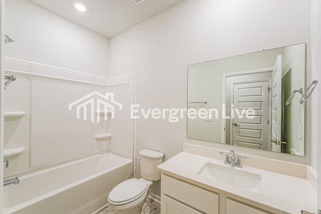 Building Photo - 152 Fenwick Pl