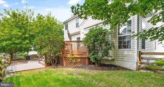 Building Photo - 9750 Granary Pl