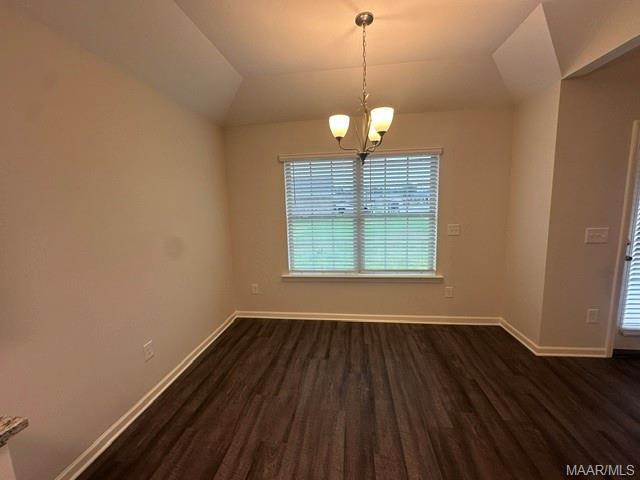 Building Photo - 444 Country Club Dr