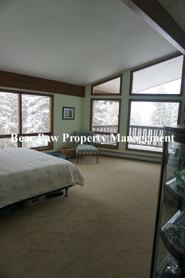Building Photo - Lovely Home in Soda Creek!!