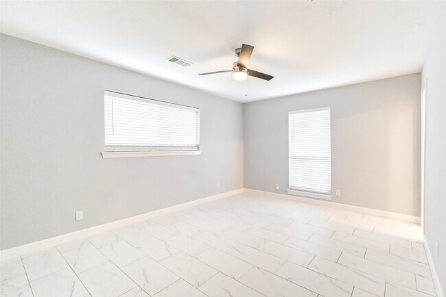 Building Photo - 10062 Haddington Dr
