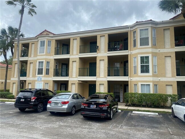 Building Photo - 777 Riverside Dr