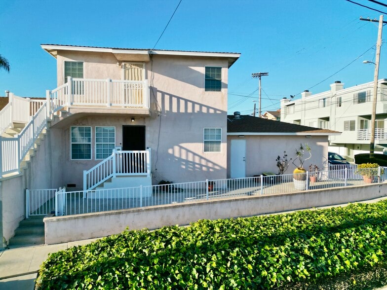 Building Photo - 982 W Hamilton Ave