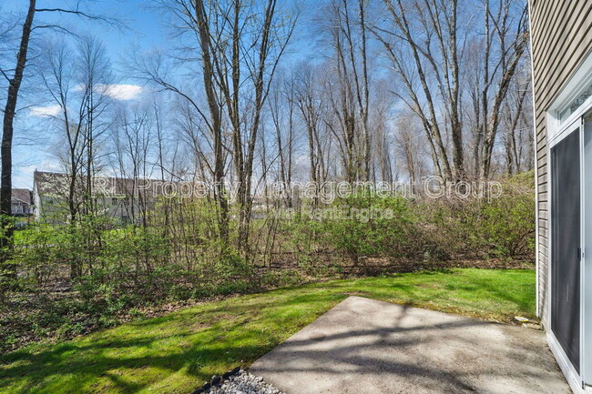Building Photo - 646 Grove Cir