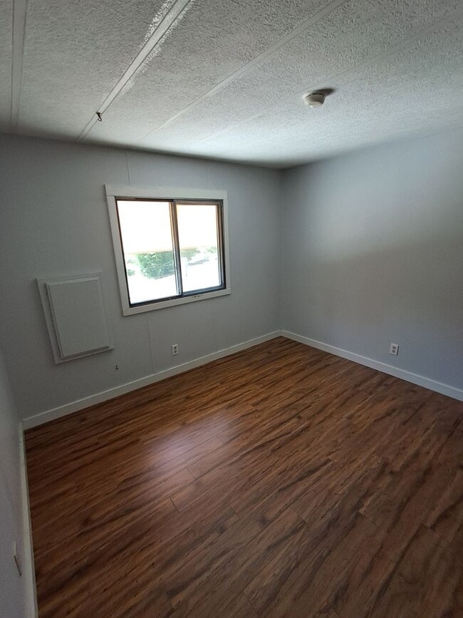 Building Photo - Seabeck 3 Bedroom Oasis Available for Rent...