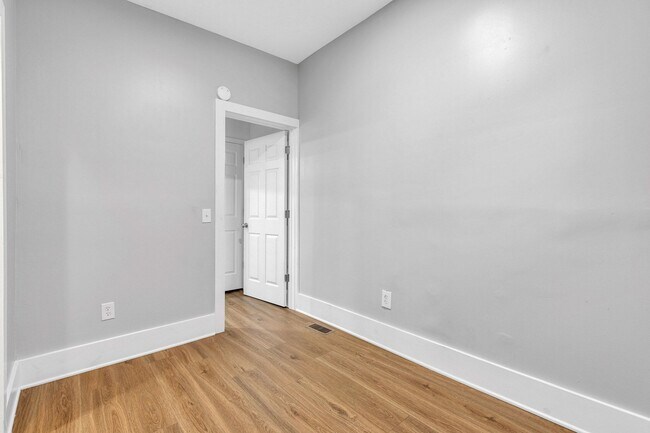 Building Photo - 3628 Birchwood Ave